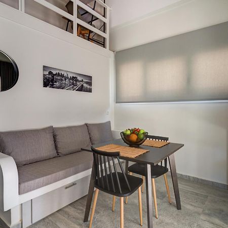 Molos Beachfront Apartments In Диакоптон Экстерьер фото