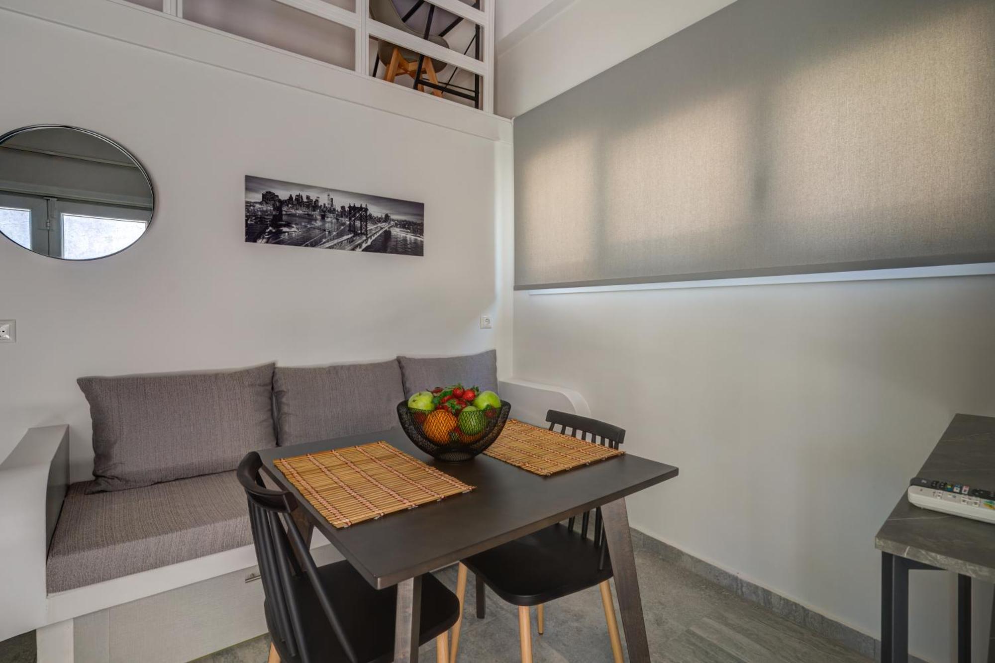 Molos Beachfront Apartments In Диакоптон Экстерьер фото