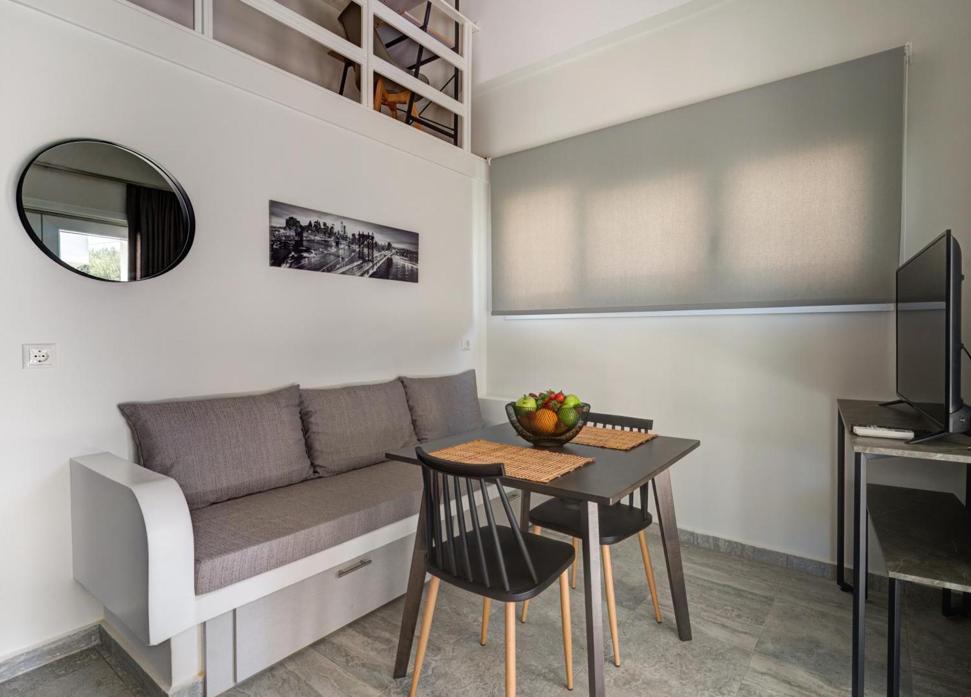 Molos Beachfront Apartments In Диакоптон Экстерьер фото