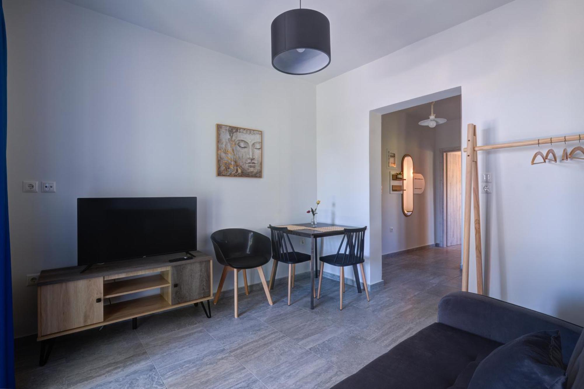 Molos Beachfront Apartments In Диакоптон Экстерьер фото