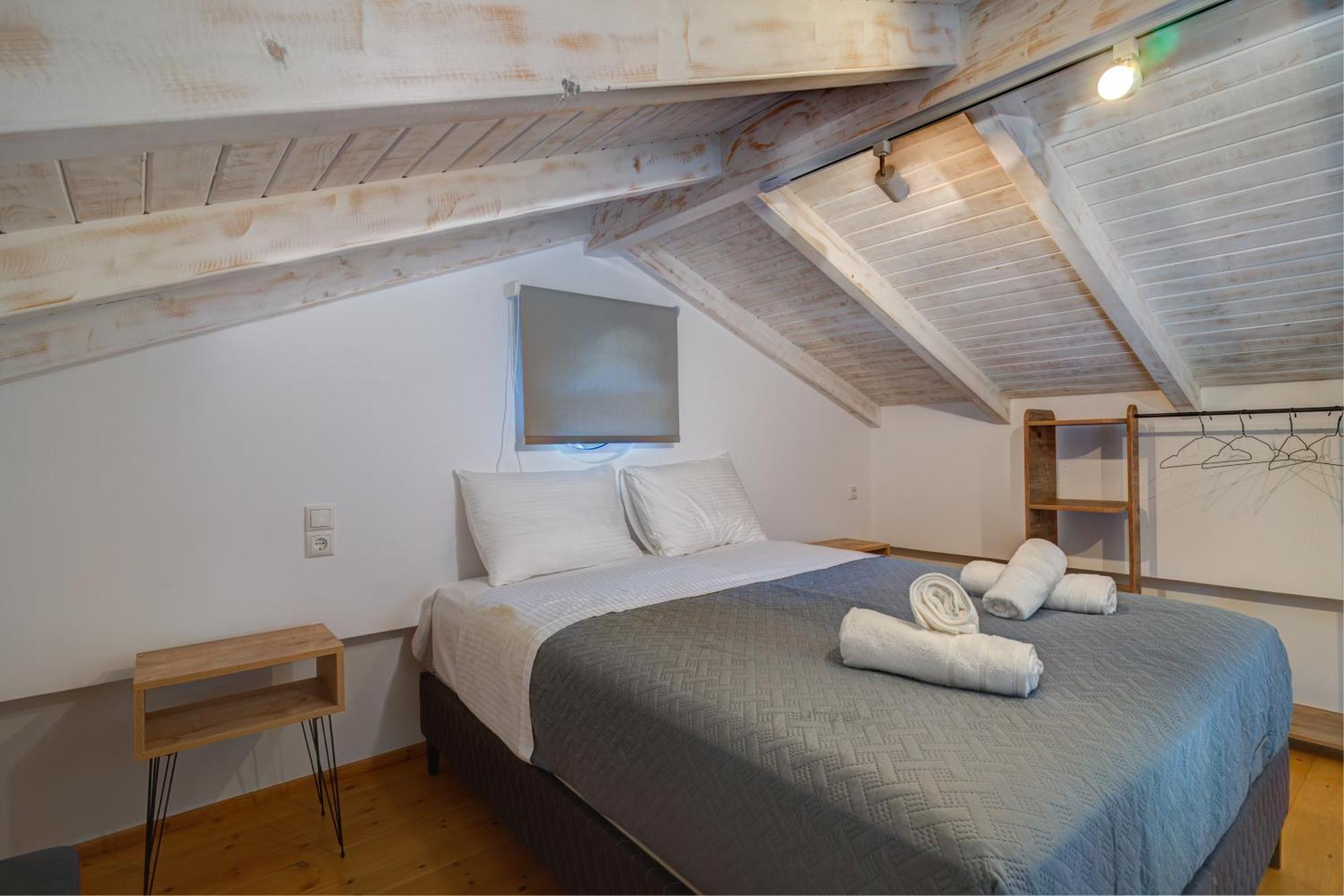 Molos Beachfront Apartments In Диакоптон Экстерьер фото