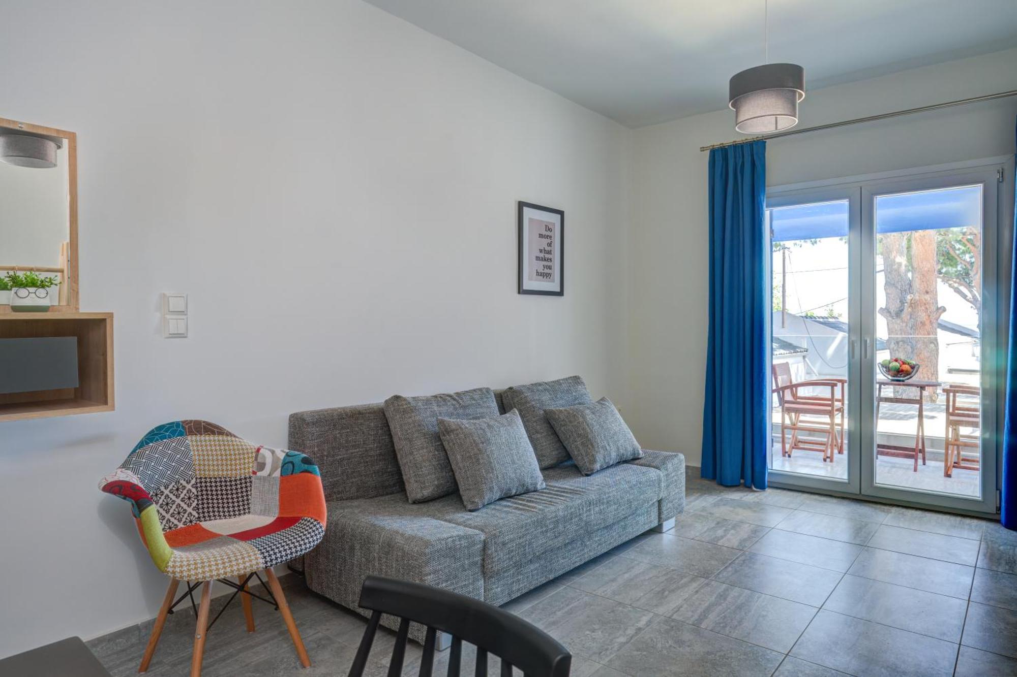 Molos Beachfront Apartments In Диакоптон Экстерьер фото