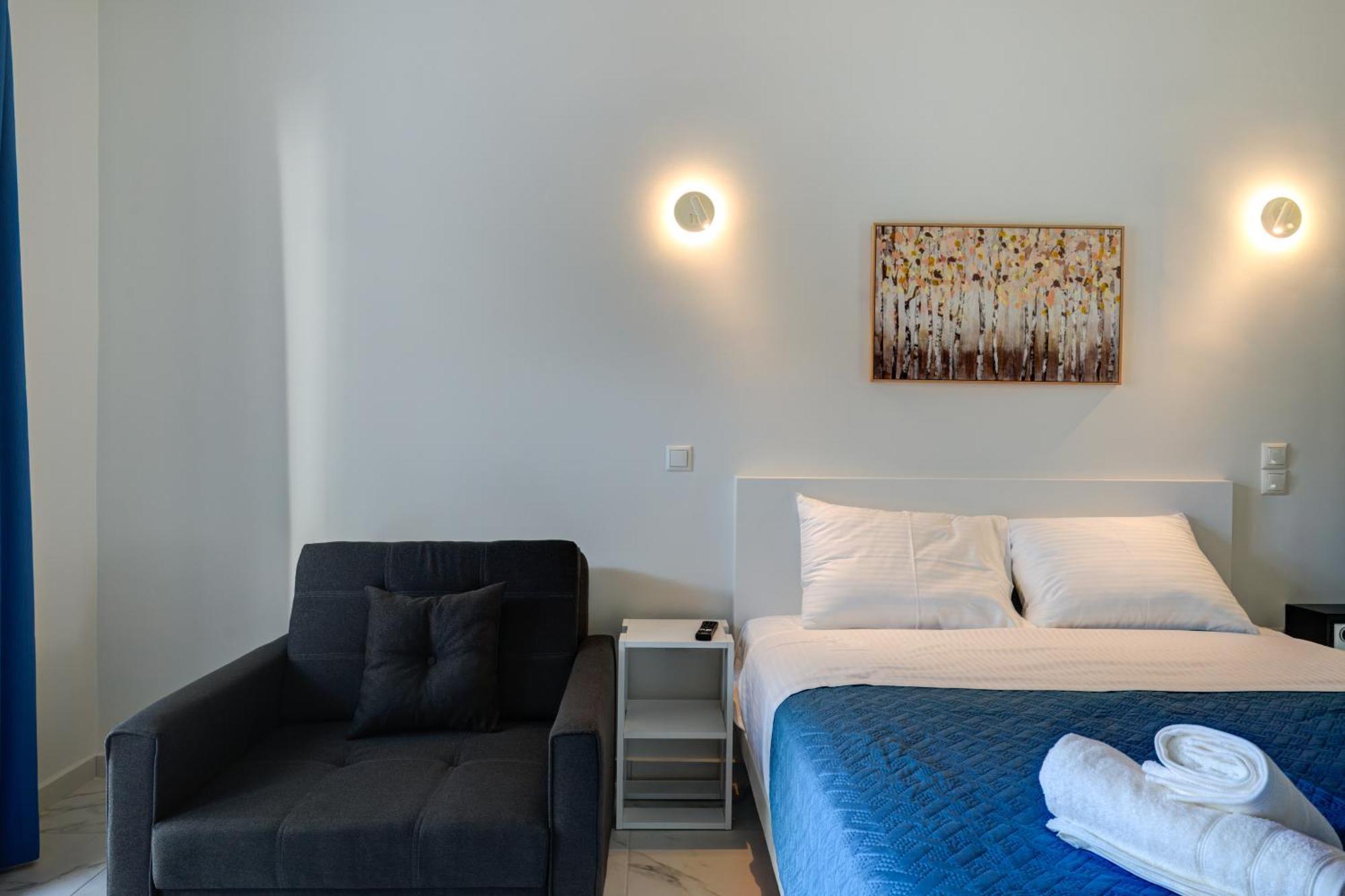 Molos Beachfront Apartments In Диакоптон Экстерьер фото