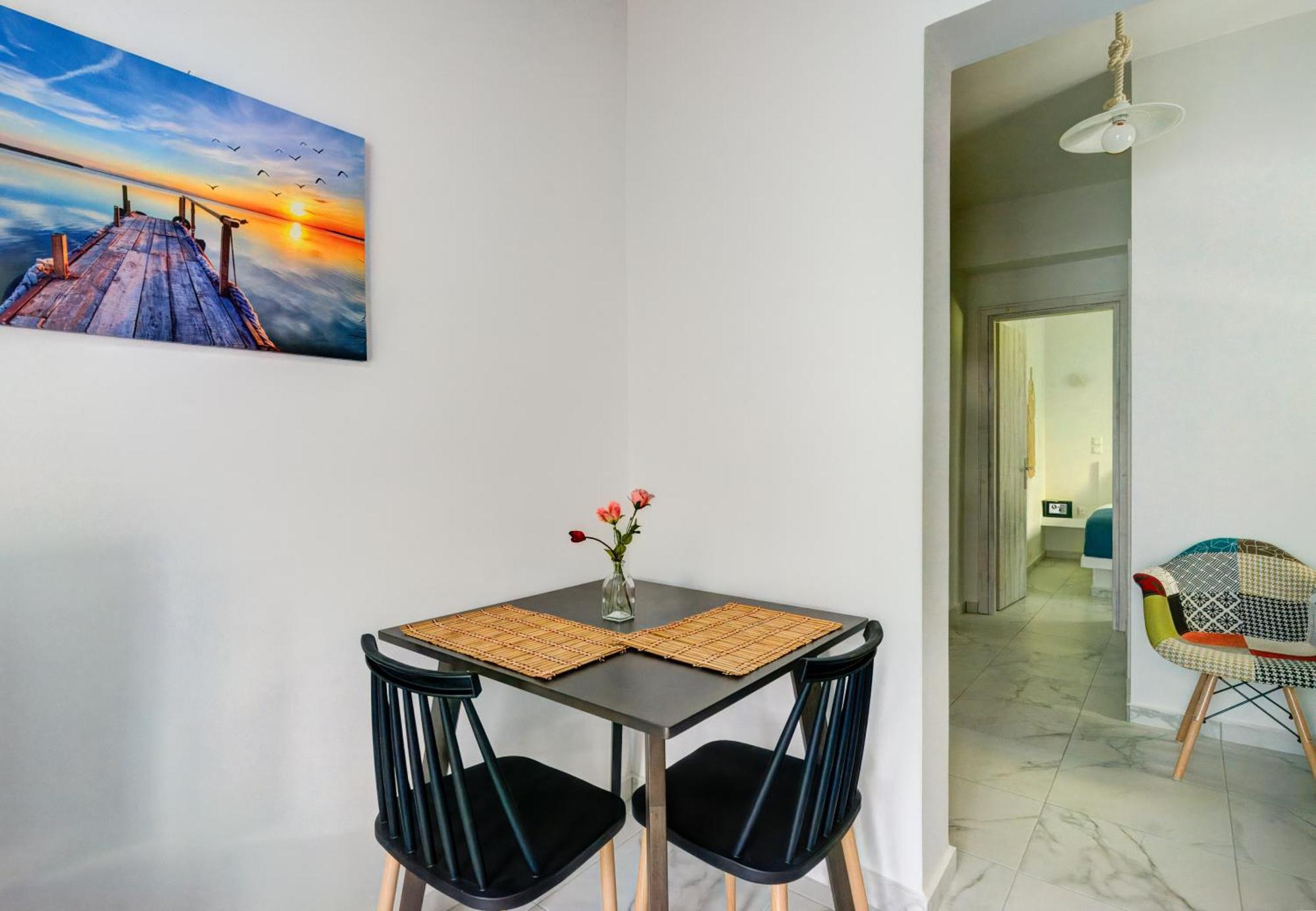 Molos Beachfront Apartments In Диакоптон Номер фото