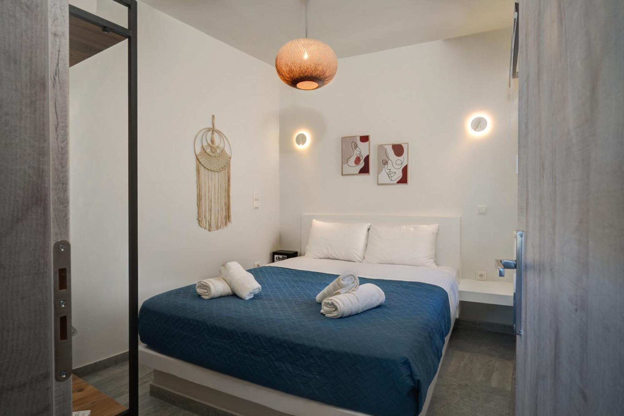 Molos Beachfront Apartments In Диакоптон Номер фото
