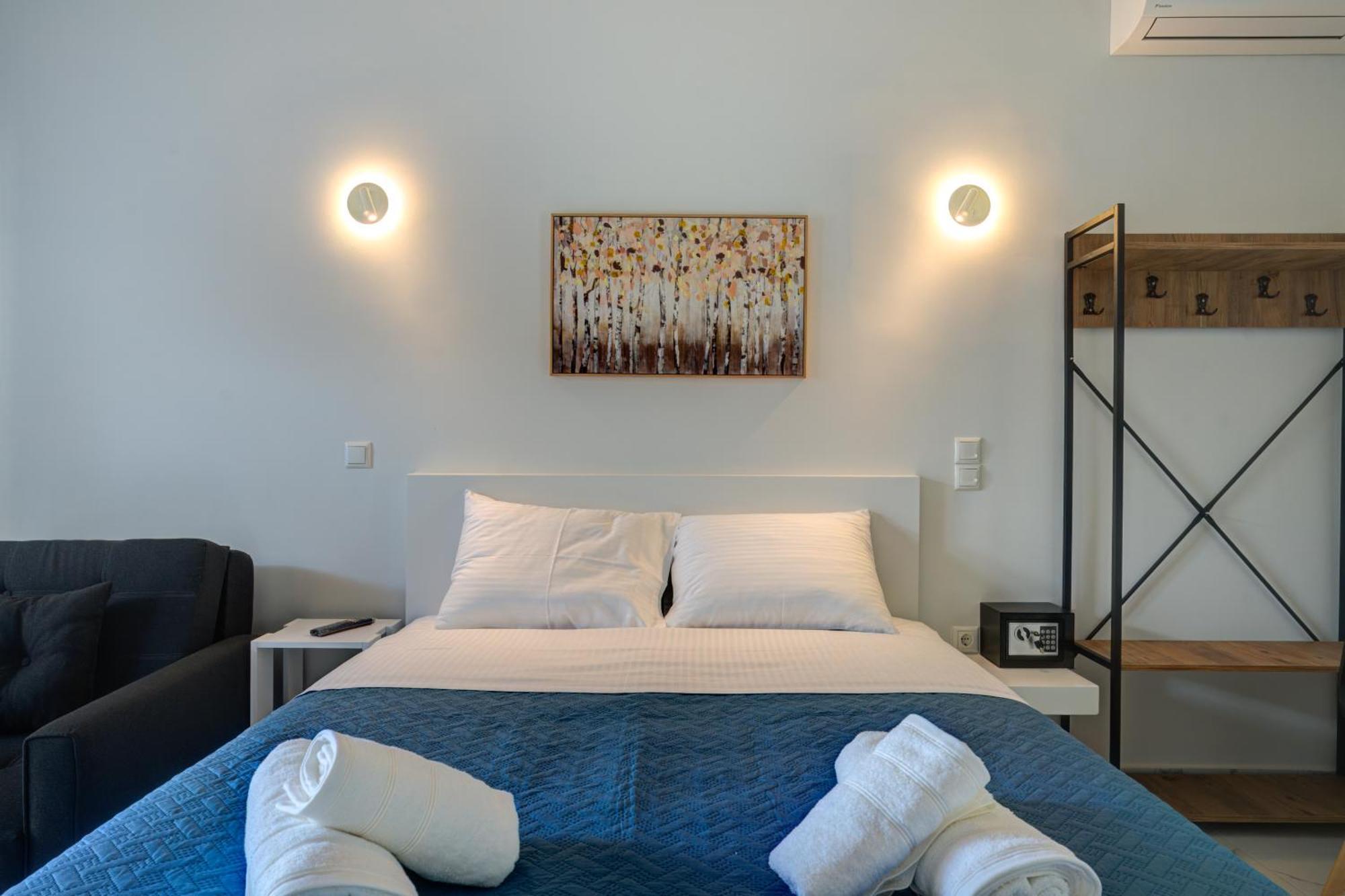 Molos Beachfront Apartments In Диакоптон Экстерьер фото